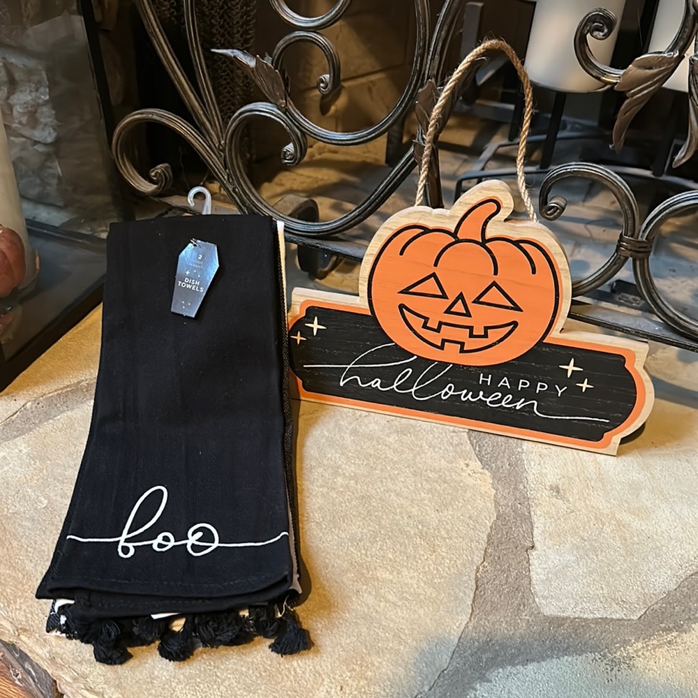 NWT Halloween Dish Towel Set and Hanging Pumpkin Sign